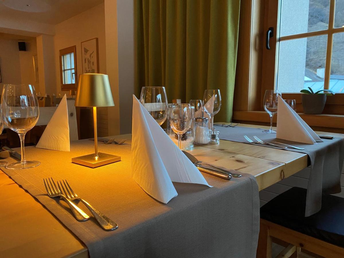 Hotel Helvetia Müstair Zewnętrze zdjęcie